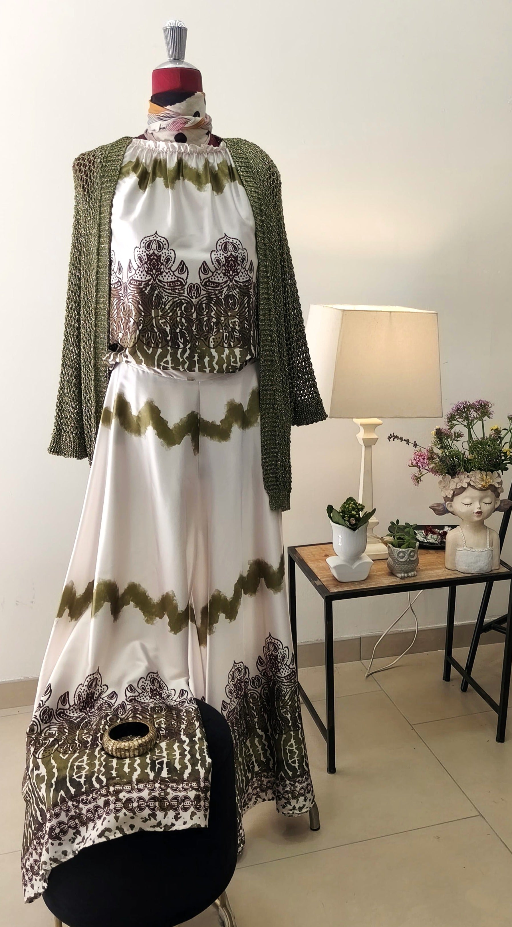 COORDINATO IN TESSUTO SATIN- PANTALONE CON ELASTICO SULLA CINTA DIETRO