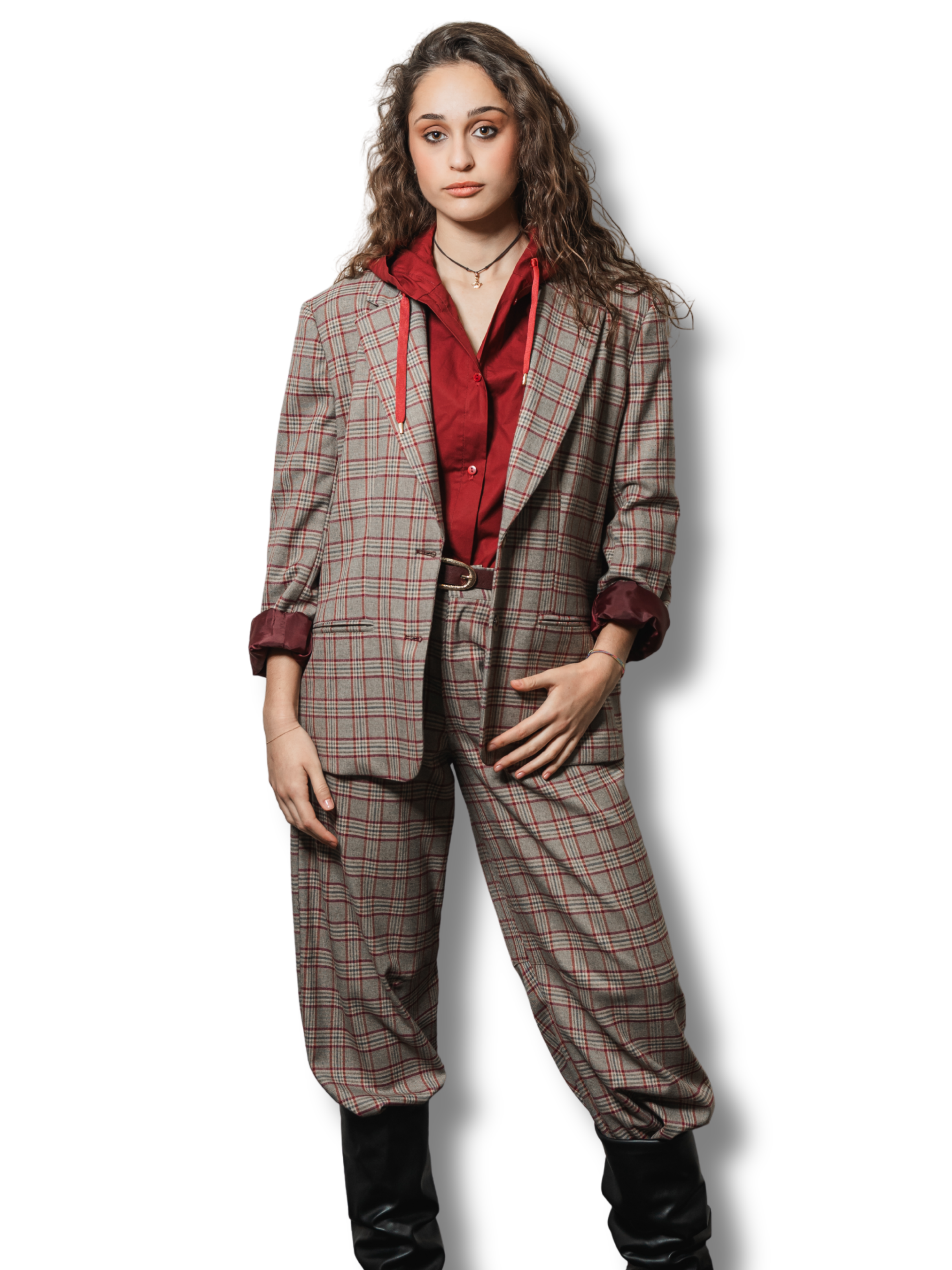 COORDINATO-GIACCA E PANTALONE. LA GIACCA CON CAPPUCCIO STACCABILE